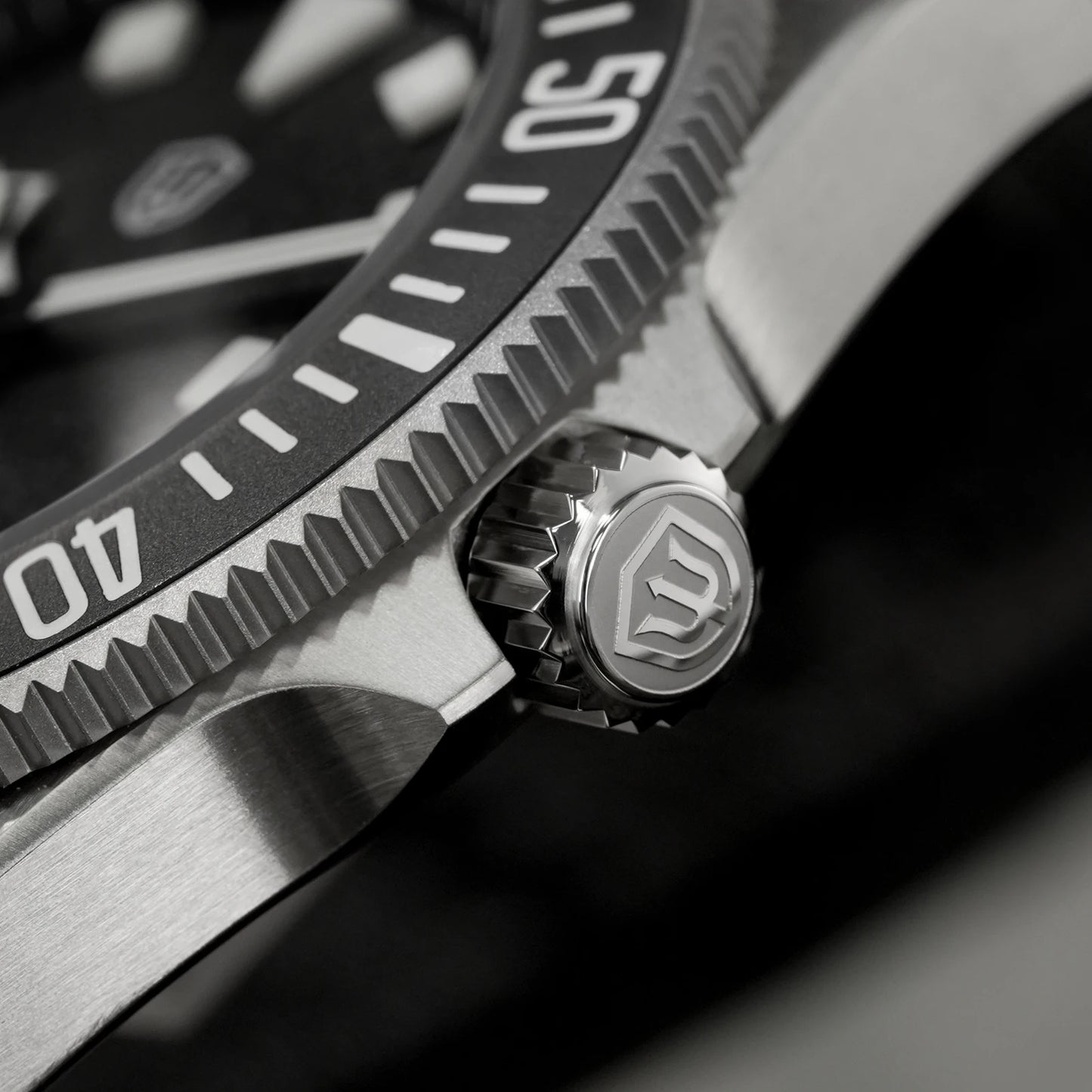 Watchdives EXD 40mm Titanium Dive Watch VH31 Sweep Second Movt Sapphire BGW9 Lume 200M WR Ceramic Bezel Interchangeable Strap