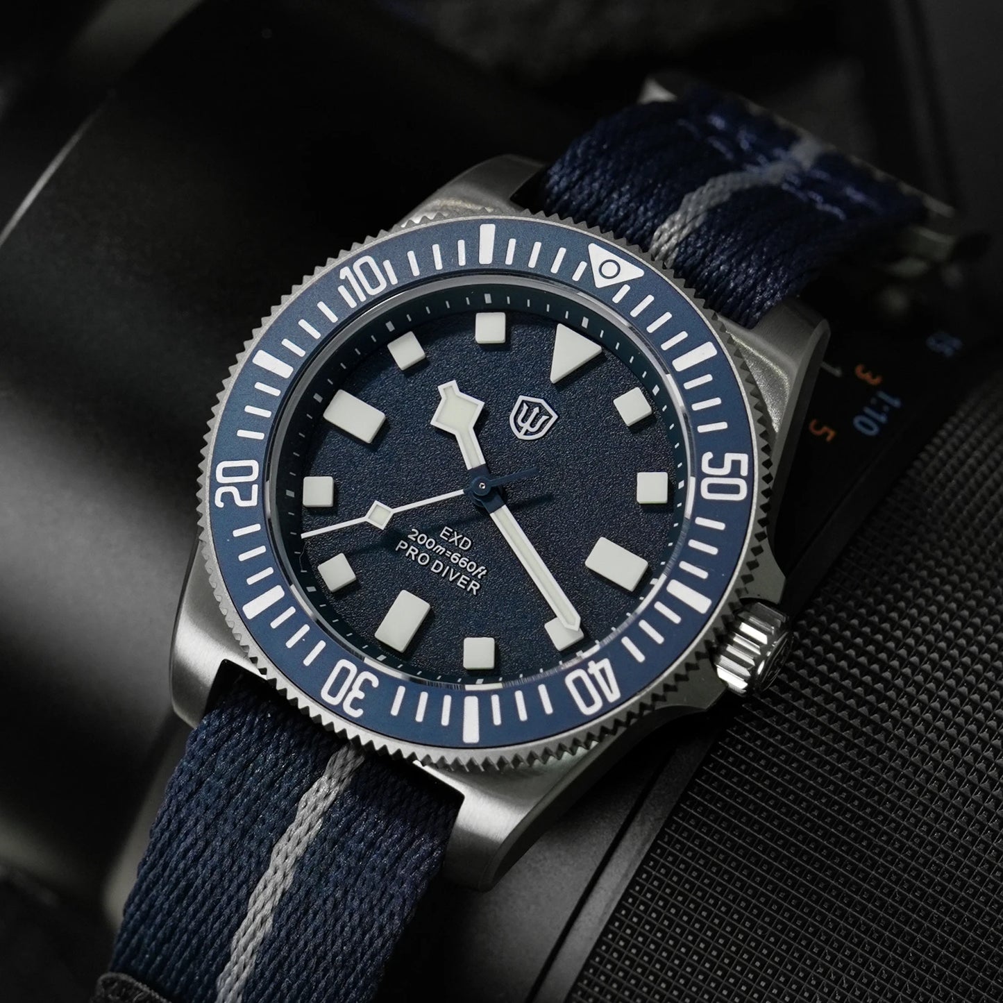 Watchdives EXD 40mm Titanium Dive Watch VH31 Sweep Second Movt Sapphire BGW9 Lume 200M WR Ceramic Bezel Interchangeable Strap